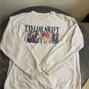 Taylor Swift White Graphic Sweatshirt Size 2XL (fits a little smaller)